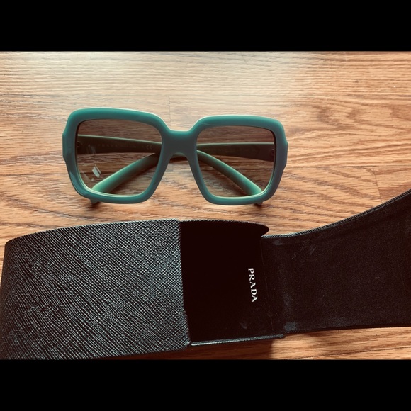 Mint green Prada sunglasses - Picture 4 of 4